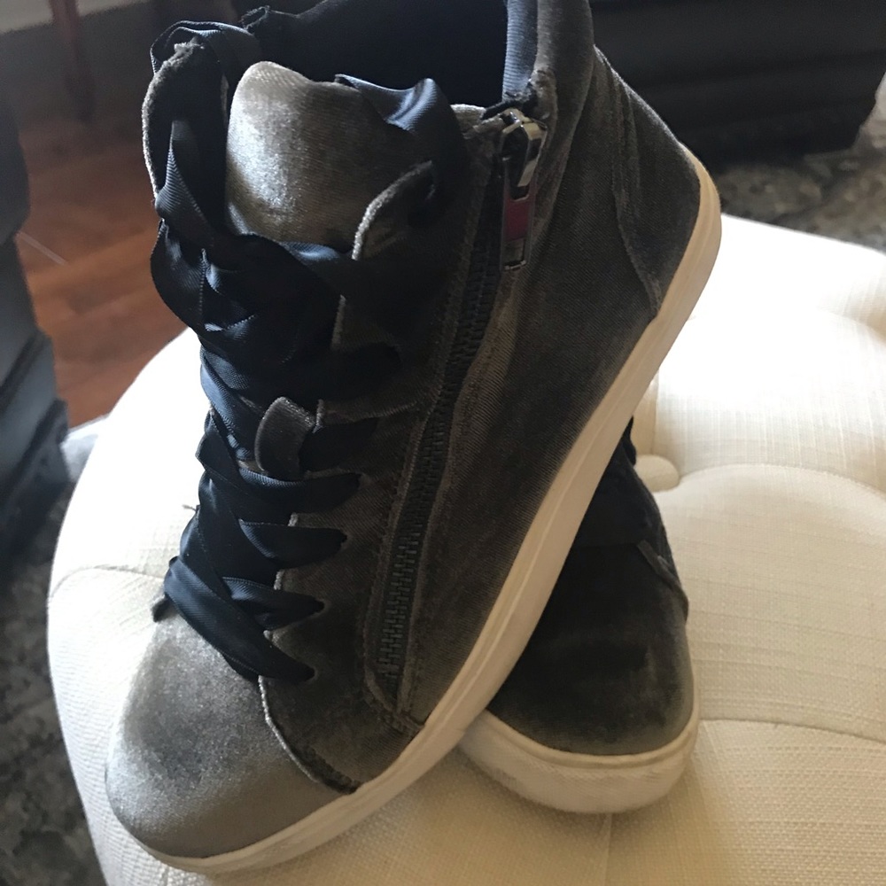 Velvet high top sneakers